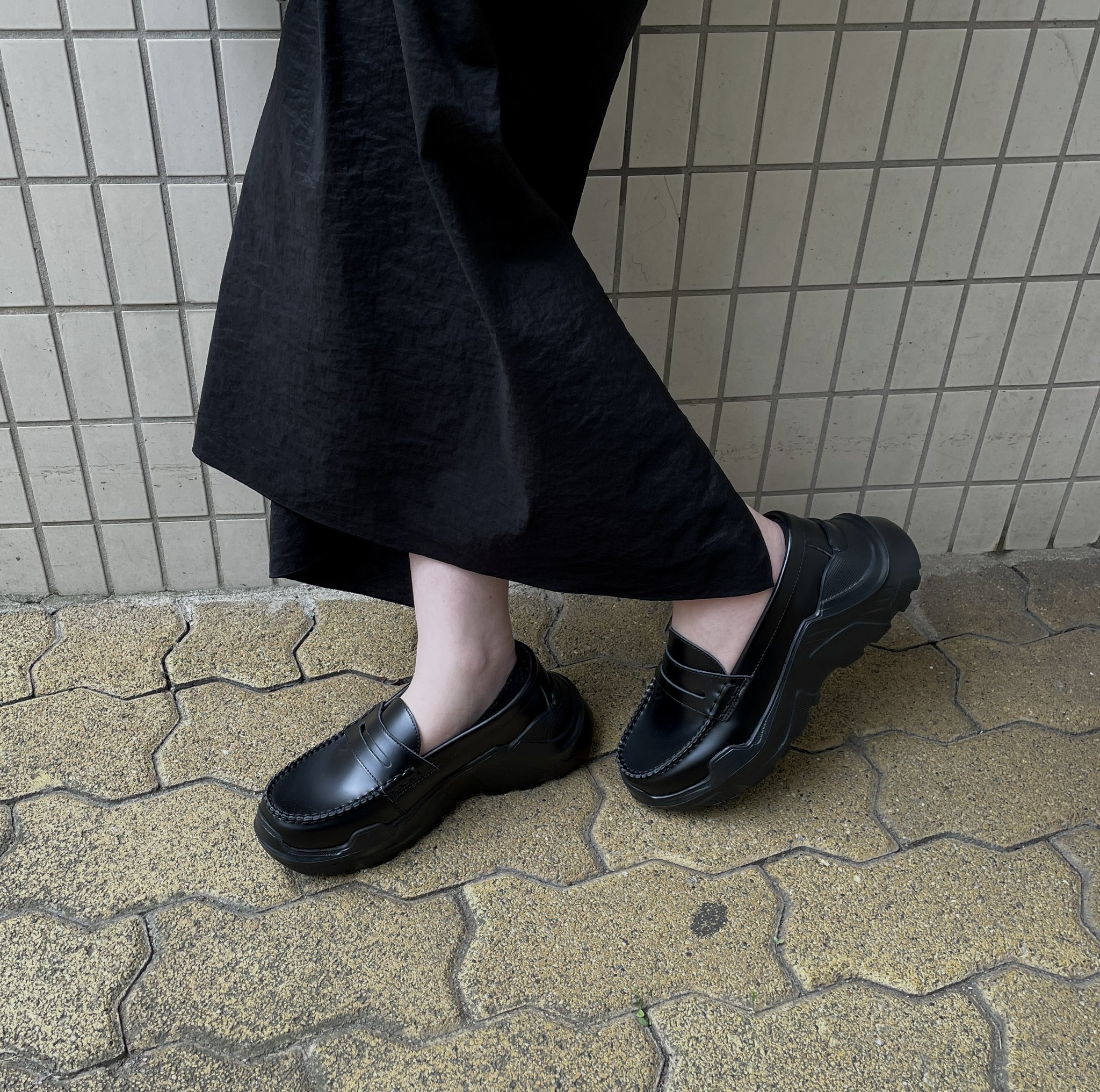 AKIKOAOKI ローファー - ローファー/革靴