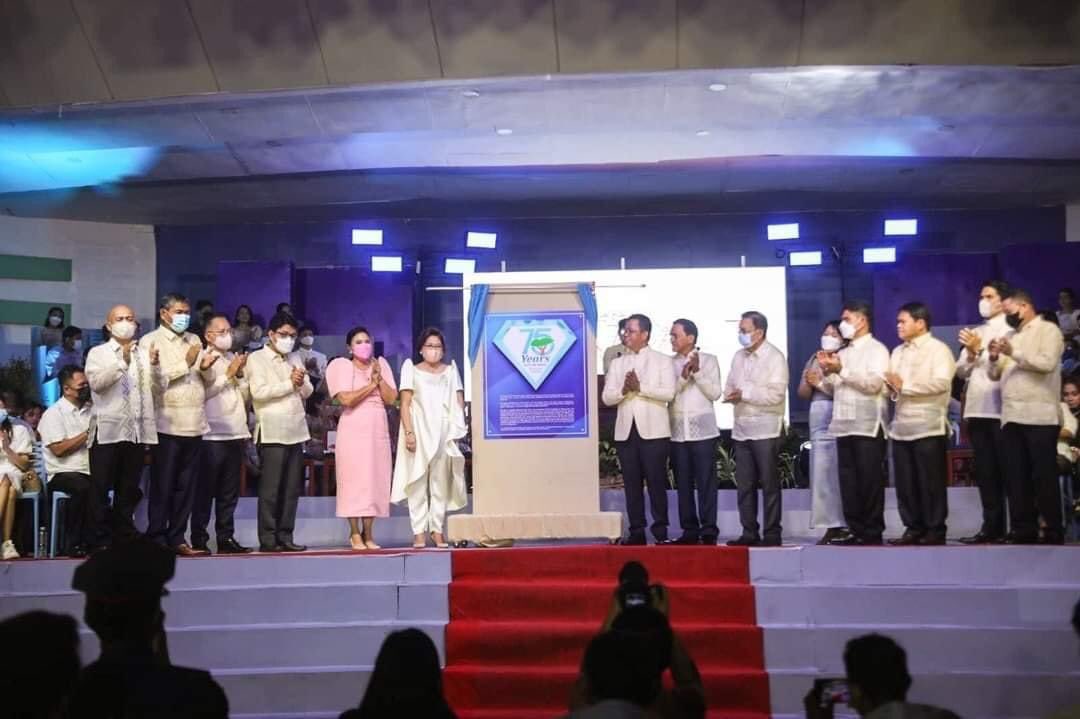 CascoVergara's tweet image. THE LEGITIMATE!
#AngPresidenteLeniRobredo
#AngatBuhayNGO
#TindigPilipinasTuloyAngLaban