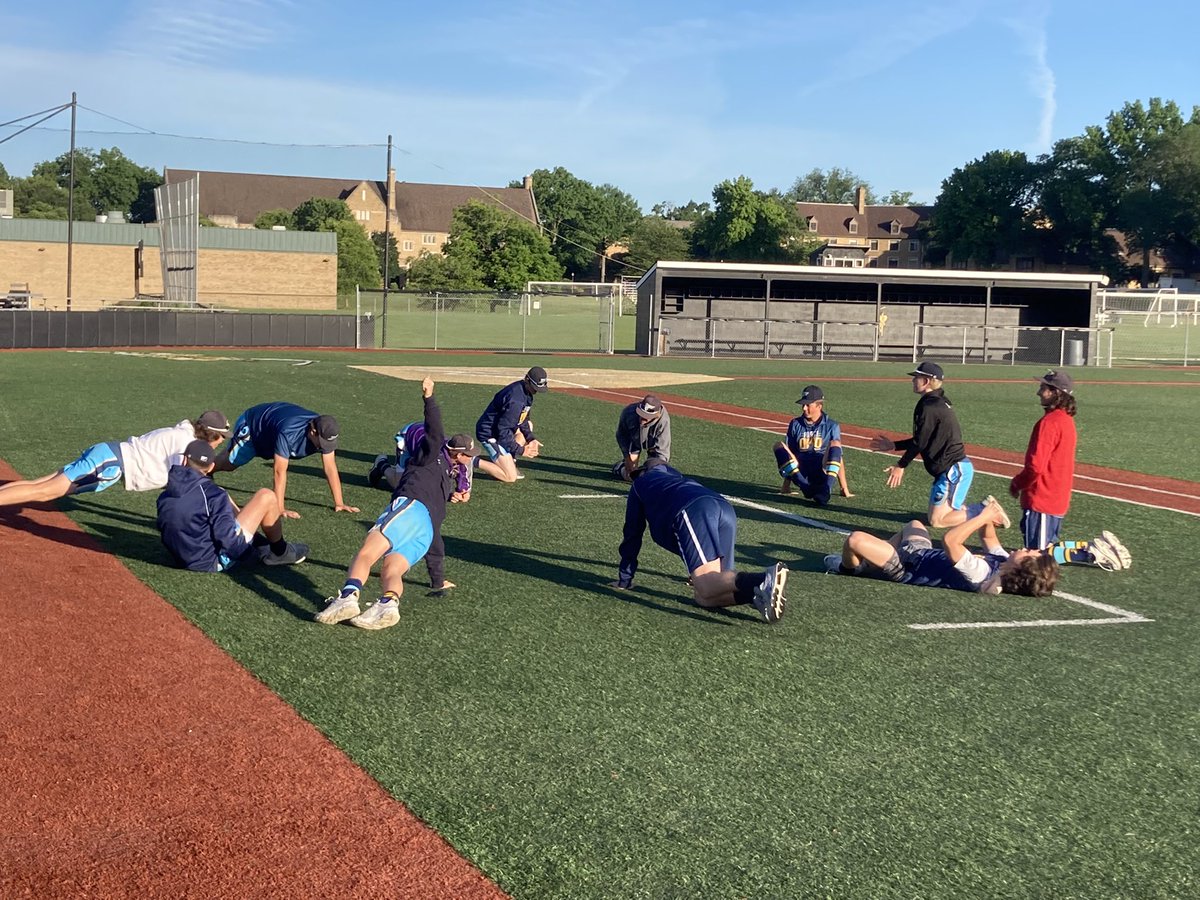 ForceOHColeman's tweet photo. Game day! Getting ready! #bracketSunday #FOB @FORCEBASEBALL1 https://t.co/vjlPBxu3qI