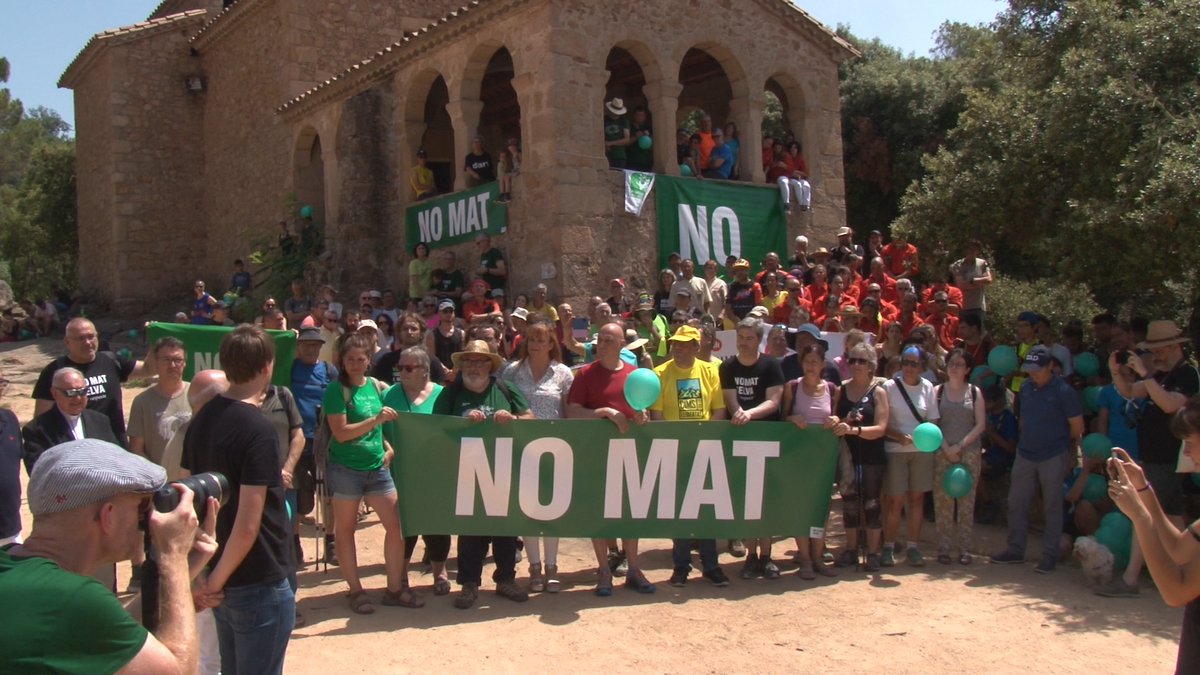 laselvatv's tweet photo. Hem estat a Santa Coloma de Farners cobrint la caminada reivindicativa NO MAT.

Ben aviat us oferirem el més destacat al web de La Selva TV. https://t.co/1pTQWj9XOZ