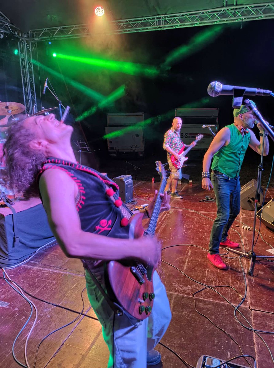 zbogombrusli's tweet photo. Sinotj, @Sivac, Mali Stapar.
Interesantan i novi event na mapi vojvodjanskih festivala 
Reginae Fest ❤
Dobra svirka 😃 Sledeca ZBL stanica 
Blokstok Rok Fest, NS Subota 02.07.
22.07. Ada Fest
13.08. Nisville Jazz Festival
Photo by Neda Ivkovic - DOBRODOShLI 😃
#zbogombrusli https://t.co/oxf9z9JbwB