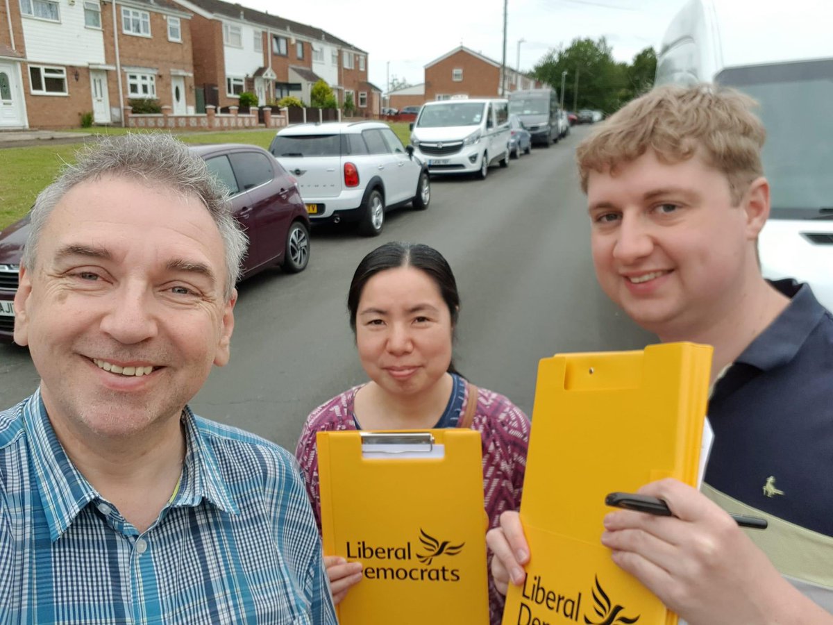swalelibdems's tweet photo. Was a great first canvassing session at Murston. Talking to residents about what matters to them. #canvassing #libdems @FavLibDems @HannahPerkin @BenMartin_LD #murston https://t.co/VODfINYZGg
