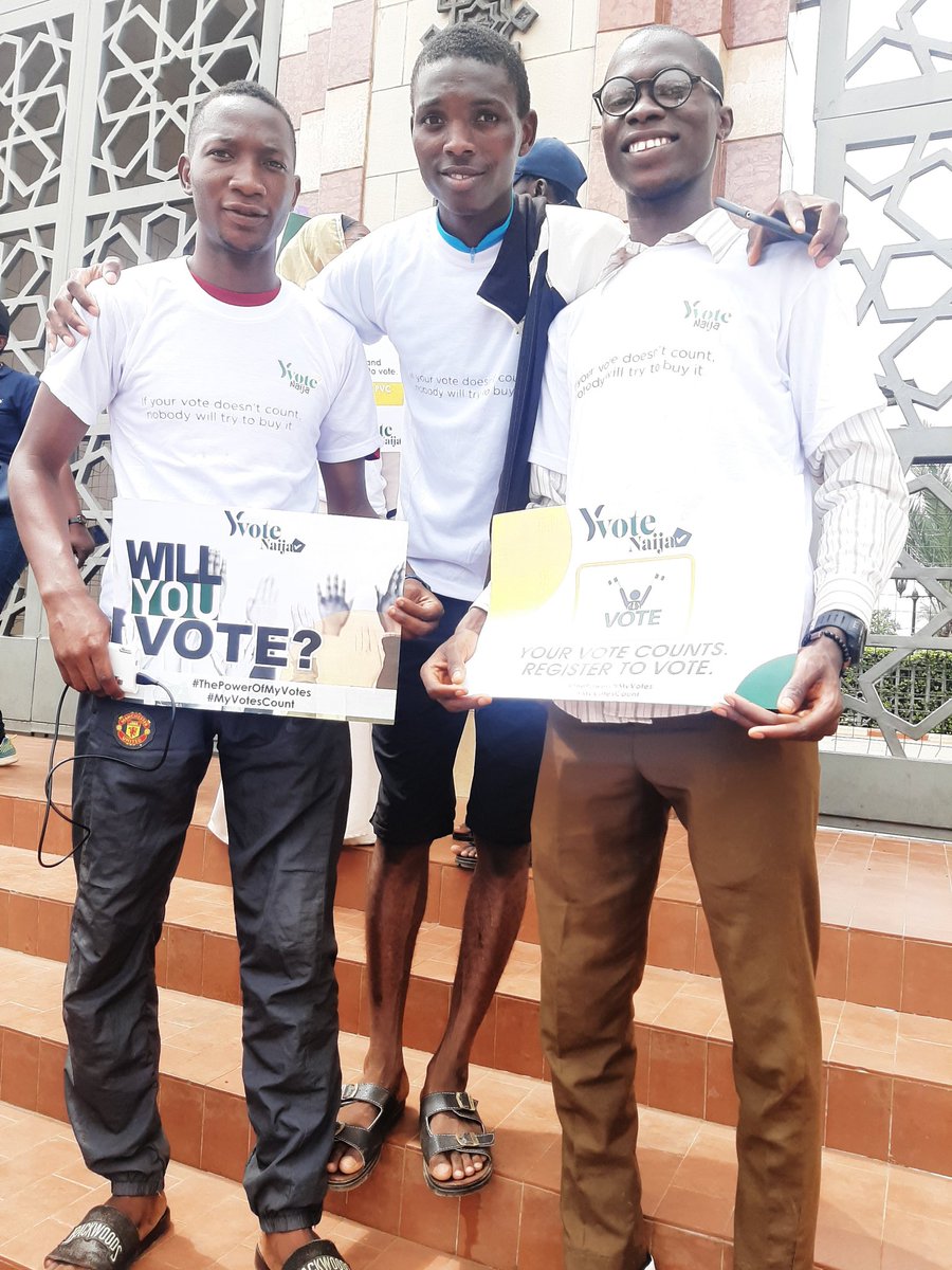 DCShuaib's tweet photo. Finally find these pictures, On the 28th of May 2022, I joined other patriotic youth volunteers of @yvotenaija in her sensitisation on PVC registration in Ilorin, Oja Oba Market.

Special thanks to @JairusAwo for the opportunity he gave me to be part of the project.
#myvotecount https://t.co/Wi5K1MG8gL