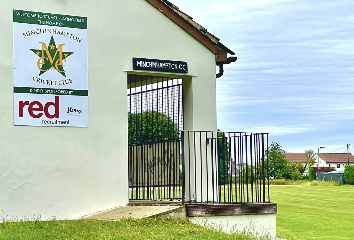MinchCC's tweet photo. Many thanks to our sponsors @RedRecruitment1 and Henry’s  - new sign up displaying their logos for all to see as they enter Stuart Field #mightyminch https://t.co/hebhsBTdwK