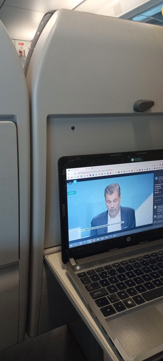 ellen_vanmello's tweet photo. Beste manier om terug te keren van de zee op zondagochtend: C'est tout de suite, c'est tous ensemble, c'est pas tous les jours dimanche  🚉 https://t.co/YM5Op3HQRO
