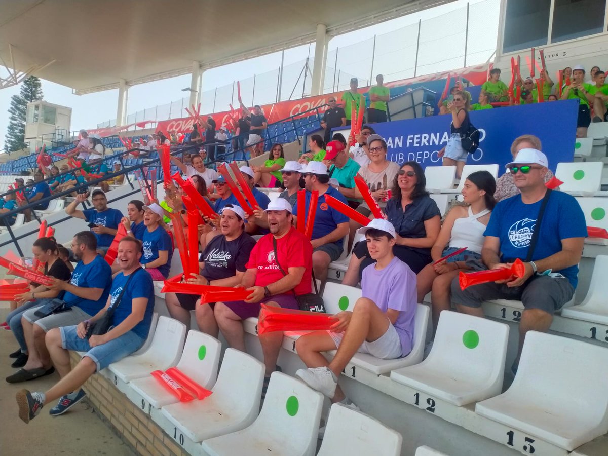 CBChurriana's tweet photo. 💣💣¡¡CAMPEONES DE ANDALUCIA!!💣💣 de la #final9copacovap 
Nuestros chicos se plocaman campeones de la @CopaCOVAP en una final de infarto ante un gran @cdroquetasbc 
ORGULLOSOS de estos 14 titanes y familiares que han estado apoyando.🧡🧡
#cbchurrianacampeon
#minicracks https://t.co/iLArLIGlZs