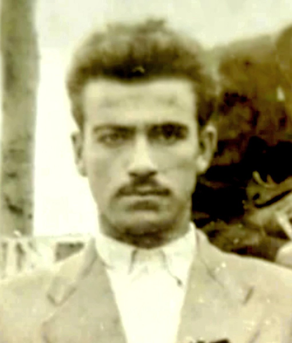 beni seviyormuşsun; ne yazık ki anlayamayacak kadar küçüktüm hayat bizi ayırdığında... kim bilir belki bir gün yeniden tanışırız; senin beni sevdiğin gibi kucaklarım seni; farkına vara vara... #babam 
"gün kutlu olsun hakeden babalar için 💫"