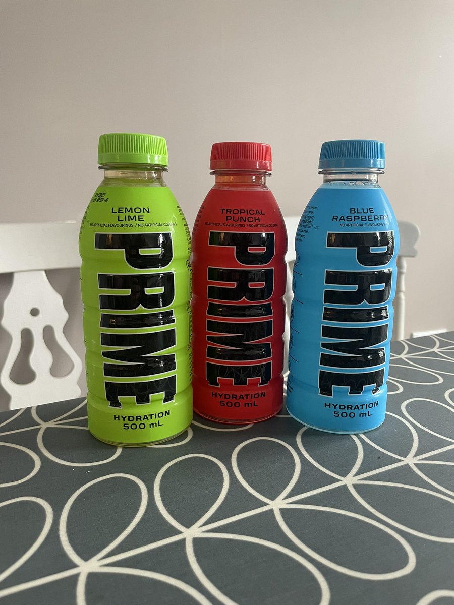 fraserwright949's tweet photo. Finally manage to get some @PrimeHydrate @KSI @LoganPaul #PrimeHydration tastes amazing 😊😎 https://t.co/0iU92UPEMh