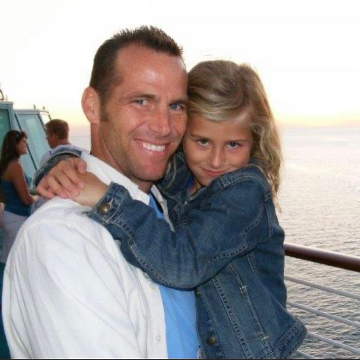 Happy Father’s Day to some of our biggest supporters! 

#GoIrish☘️