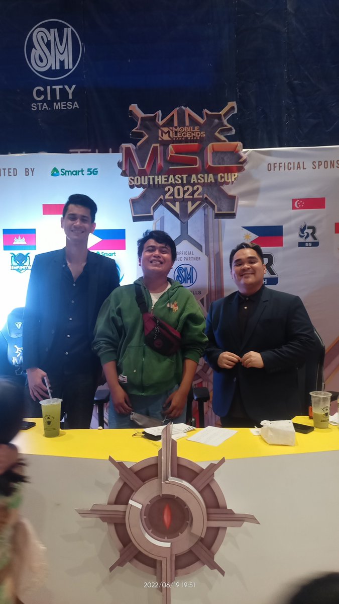 liemjus's tweet photo. KAMI PO PALA ANG HOST SA SM STA MESA WATCH PARTY. CHAROT. 😂  #MSC2022 #supremaSEA #PinasLangMalakas #MSCSMSTAMESADAY2 https://t.co/c4E2EwI3UZ