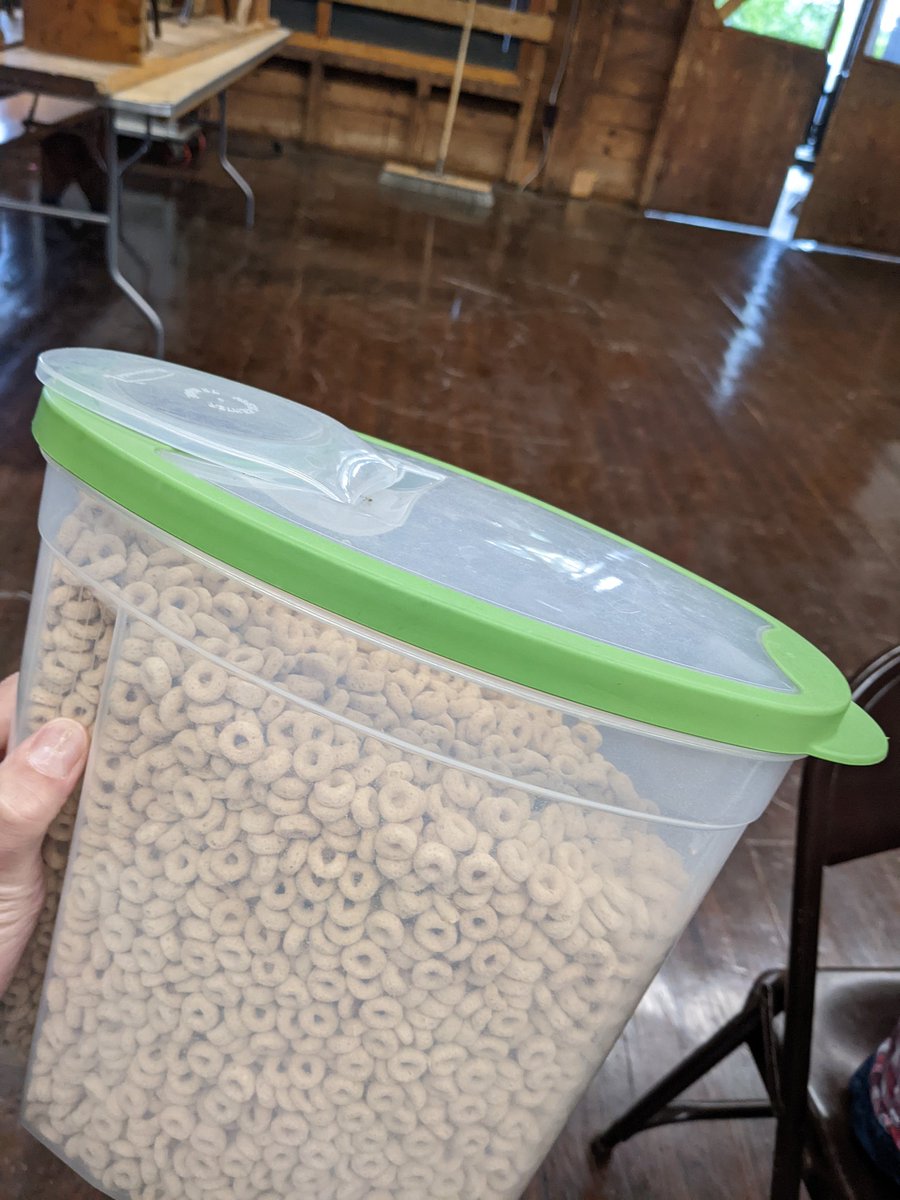 CampLawrence's tweet photo. THE LID ON THE CEREAL CONTAINER IS BACKWARDS!!!! WHAT IS HAPPENING?!?!?!?
I didn't plan a thread of breakfast content today, but sometimes you have to go with what you're given.
#CL2022
#Staff2Weeks https://t.co/jFAHJpfaWF