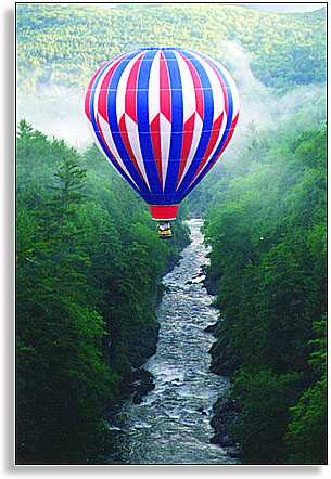 NELivingUS's tweet photo. Happy Father's Day! Balloons away in Quechee, VT - https://t.co/WBRyMWYQFR #QuecheeVermont #QuecheeVT #QuecheeballoonFestival #HotAirballoonrides #HotAirBalloons #CraftFair #VT #Vermont #VTEvents #WoodstockVT #QualityInn #NorwichVT #TaftsvilleVT #Vermontliving #VTLiving https://t.co/W4ifa1m717