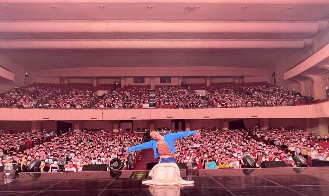 izonesdump's tweet photo. 🥺
izone's first concert            eunbi's first concert https://t.co/4N2Y151GkB