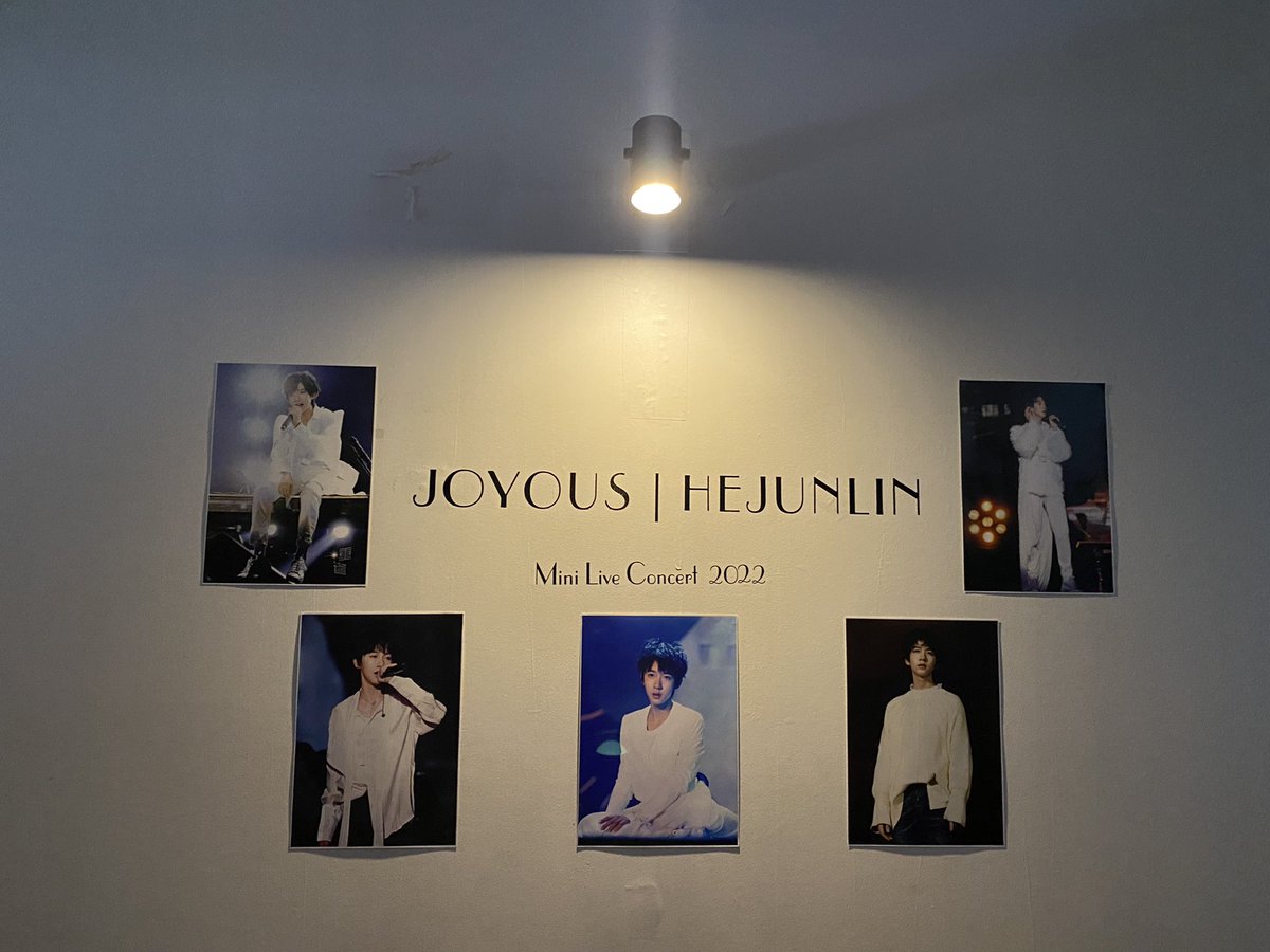 HEJUNLIN_TH's tweet photo. จบไปแล้วนะคะ กับงาน “JOYOUS • HEJUNLIN” Mini Live Concert &amp; Cafe 2022 ขอบคุณทุกๆมากที่ให้การสนับสนุน มาร่วมสนุกกัน 💖 ถ้ามีข้อผิดพลาดประการใดเกี่ยวกับงานในครั้งนี้ ทางทีมสตาฟต้องขออภัยไว้ ณ ที่นี้แล้วนะคะ 🙇‍♀️

#JOYOUS_HEJUNLIN 
#HEJUNLIN #贺峻霖 #เฮ่อจวิ้นหลิน https://t.co/ddDjVrqajx