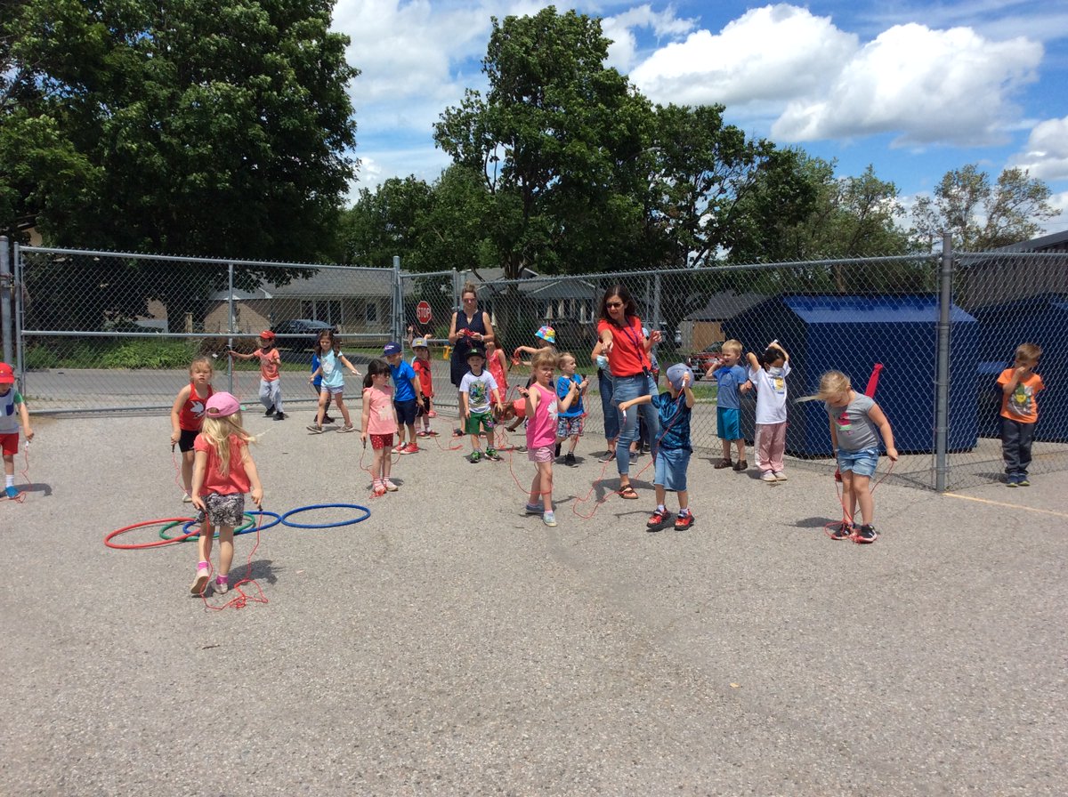 On Friday, Kawartha Heights took advantage of the amazing weather and took part in Jump Rope for Heart.