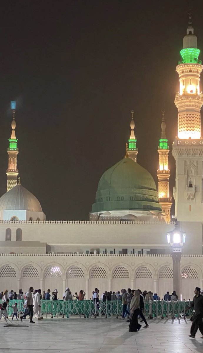 جھکاؤ نظریں بچھاؤ پلکیں
ادب کا اعلی مقام آیا ❤

اللَّهُـم صَلِّ وسَلِّمْ على نَبِيِّنَا مُحمّد ﷺ
#islamzindabaad #ختم_نبوت_پرجان_قربان