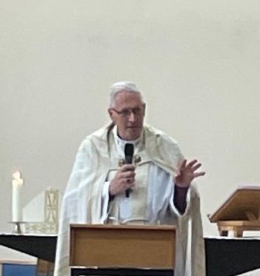 BishopSouthwark's tweet photo. Giving thanks on #FathersDay2022 @SpringfieldWal for many blessings over 30 years asking the Lord to refresh and renew the vision as this the oldest #FreshExpression @SouthwarkCofE goes into the future full of #FaithHopeandLove https://t.co/HhR8RuVU1E