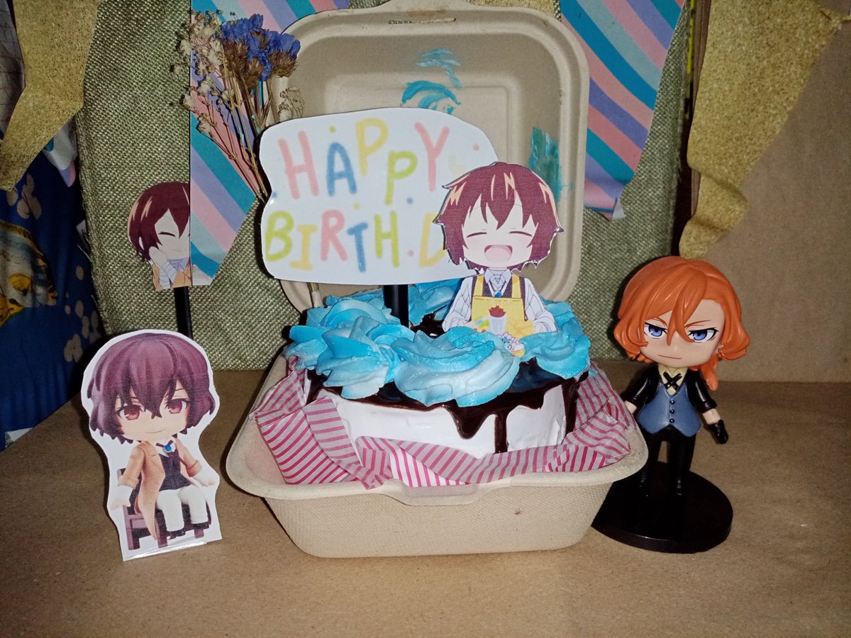 catdazai's tweet photo. i hope im not too late yet but anyway, HAPPY BIRTHDAY DAZAI!! <333 happy bday mf you ruined my life 🙄

#bsd #dazai #happybirthdaydazai https://t.co/gBou0SyqQz
