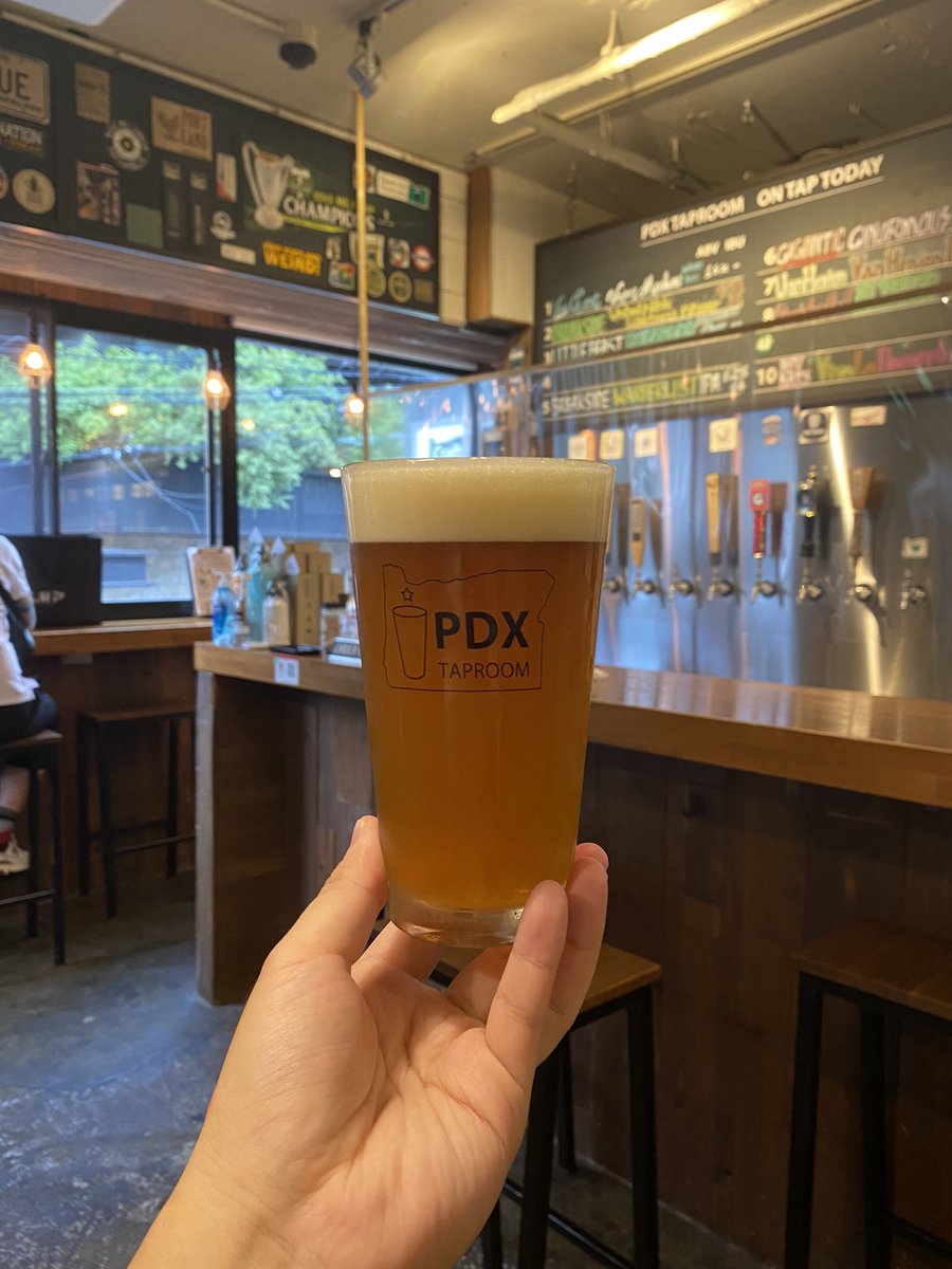 S_donky4444's tweet photo. 飲むために歩き続けて疲れるたびに飲んで休む不思議な日曜日だった🍺 https://t.co/RJTT11qe4q