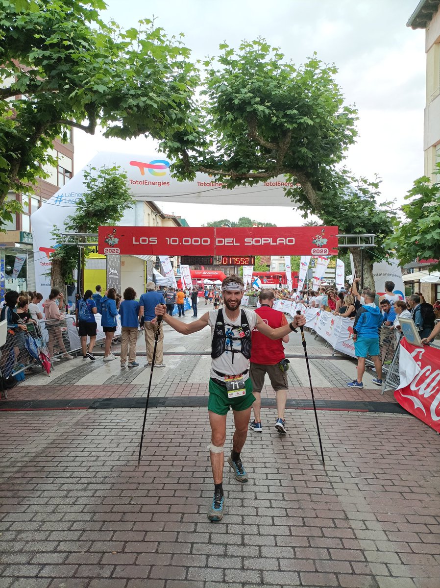 albcrespo9's tweet photo. Hay carreras en las que se puede estar. Otras en las que se puede no estar. En el Soplao no se puede no estar. Tercera ultra oro acabada (de 4). Disfrutando la noche y sufriendo el calor del día. 17 horas y 52 minutos con sensaciones brutales.

A por más. https://t.co/aFiiSyl4ru