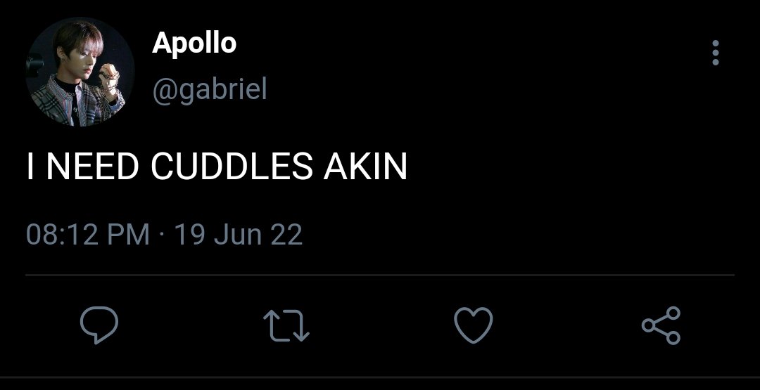 cuddles 
a minsung two tweet au 

where in apollo (lmh ) misses his husband lance (hjs)