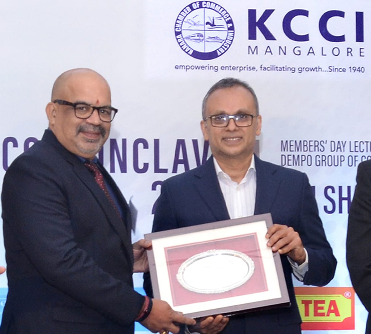 KCCI_Mangalore's tweet photo. Shri @ShrinivasDempo, Chairman #Dempo Group, #Goa delivered an inspiring KCCI Members' Day Lecture at the #KCCIConclave on 18th June 2022. #Mangaluru @maroor_pai  @VathikaKamath  @divakarpai @AdityaPai9  @Athmikaamin https://t.co/xtU5PTHg1b