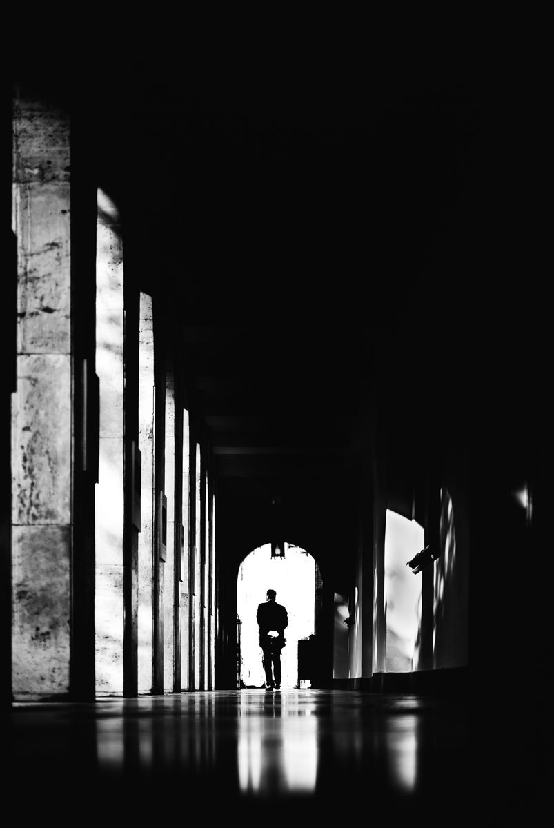 GesslerJan's tweet photo. Photographer: Jan Gessler  
#Photography #streetphotography  #monochromatic https://t.co/4I4kAJJfbn
