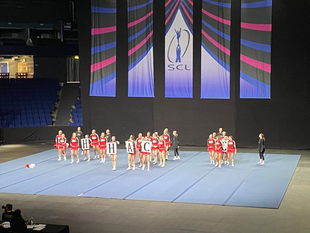 MaijaPohjakalli's tweet photo. Hienot kisat käynnissä #cheersm2022 @CheerleadingFI paikassa @MetroAreena @EspooEsbo Tässä poimintoja cheerleading naisten sarjasta @HacElite #FTWildFlyers &amp;  #GSAngels Pisteet ja sijoitukset selviät klo 16 maissa. https://t.co/TbdbAAnJ0p