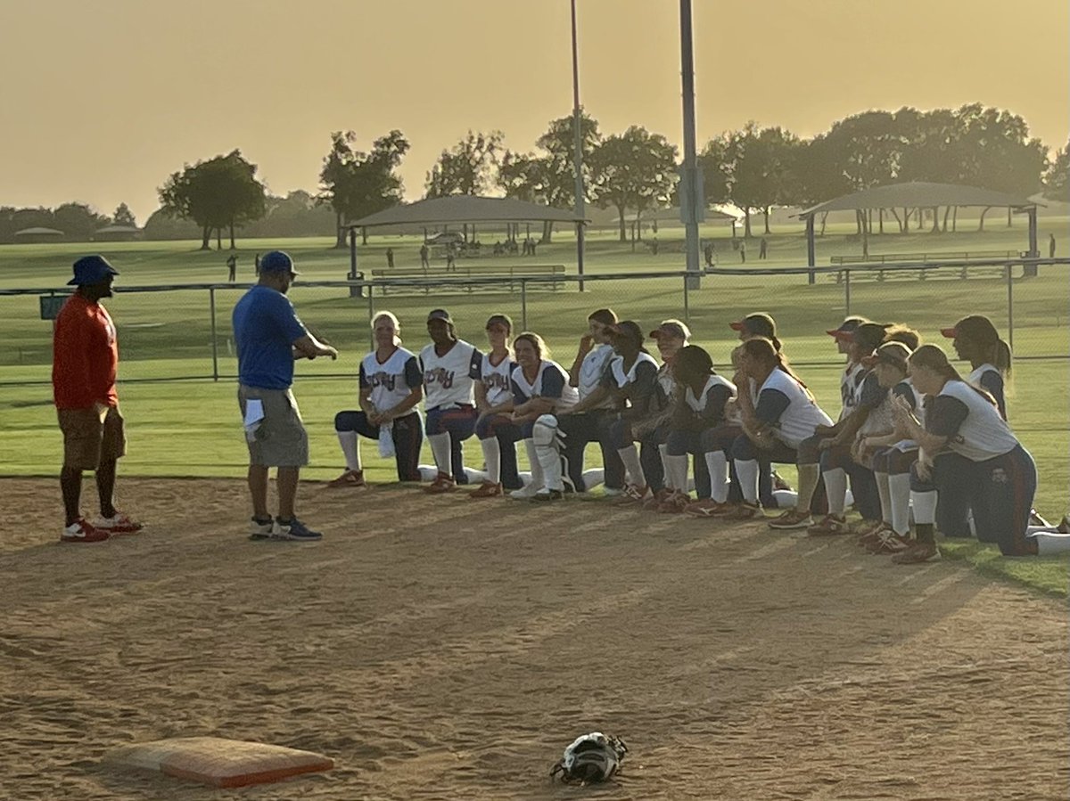 HotshotsNaudin's tweet photo. Excited to get our Sunday going, Championship Funday @TexasGlory Shootout! #CompetePrepareWin #specialteamspecialchemistry  #16uTexasGloryNaudin https://t.co/iQed0u6ZAF