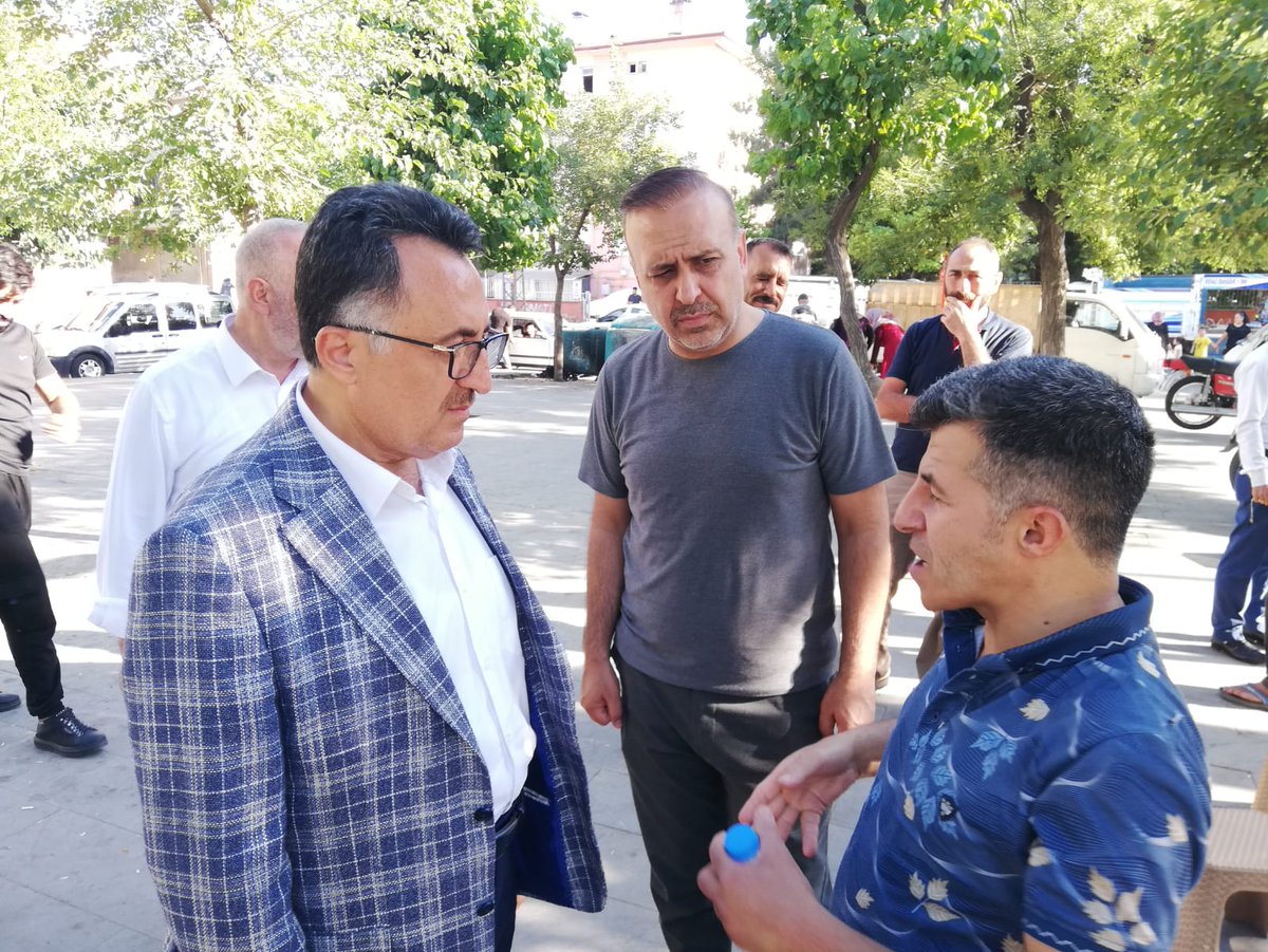 PartiSahinbey's tweet photo. Cumhurbaşkanımız @RTErdogan ın talimatları doğrultusunda her gün şehrimizi karış karış gezmeye, gönül almaya,doğruları anlatmaya devam ediyoruz.
Vatandaşlarımıza müteşekkirim.Öncelikleri birlik ve beraberlik;ülkenin huzuru ve güvenliği.
@erkankandemir @aliihsanyavuz54 https://t.co/WigLcAFxGJ