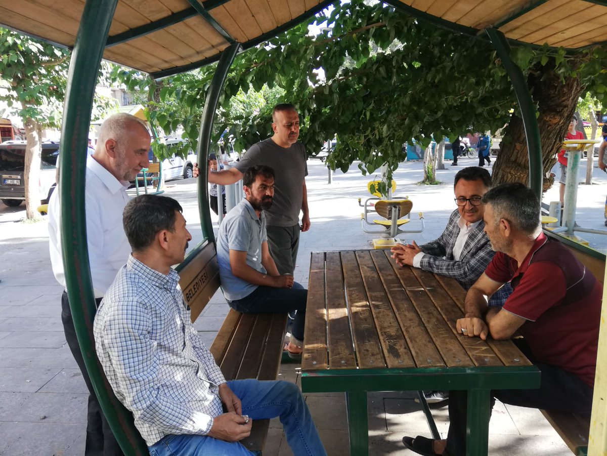 PartiSahinbey's tweet photo. Cumhurbaşkanımız @RTErdogan ın talimatları doğrultusunda her gün şehrimizi karış karış gezmeye, gönül almaya,doğruları anlatmaya devam ediyoruz.
Vatandaşlarımıza müteşekkirim.Öncelikleri birlik ve beraberlik;ülkenin huzuru ve güvenliği.
@erkankandemir @aliihsanyavuz54 https://t.co/WigLcAFxGJ