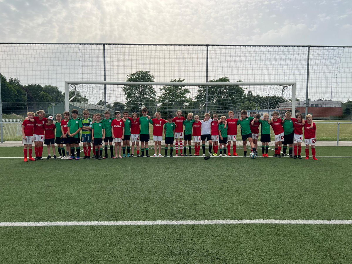 This weekend we took our <a href="/PanshangerFC/">Panshanger F.C.</a> U11 Jaguars to Belgium, to play a local team in Ghent. We played matches to both Belgium and English FA rules during Saturday afternoon. The children all had immense fun. Great joint team pic. <a href="/Teamgrassroots_/">Grassroots</a>