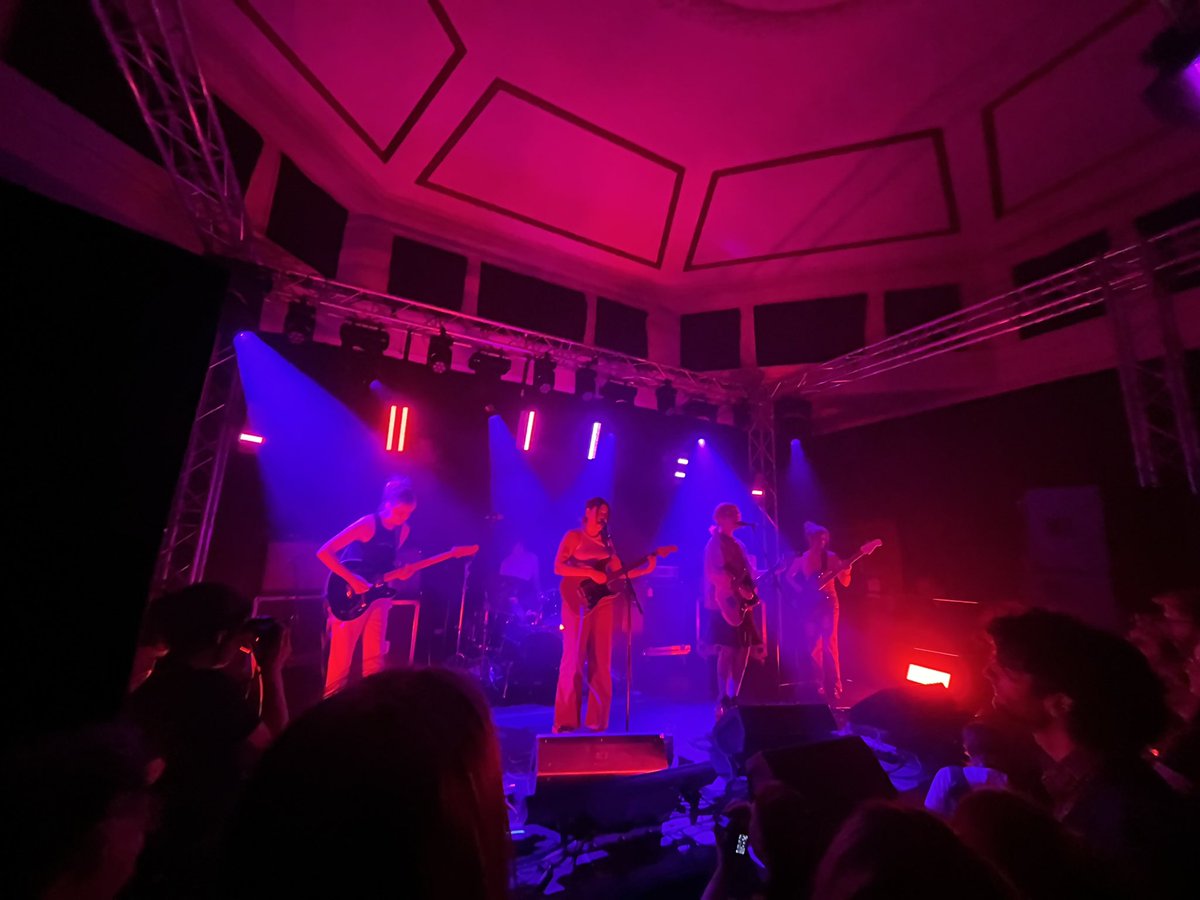 SheBeatMusic's tweet photo. More @hiddendoorarts fun part 5 💃🏻🕺🏼 #livemusicismagic 🎶✨ https://t.co/YeH8RaijD4