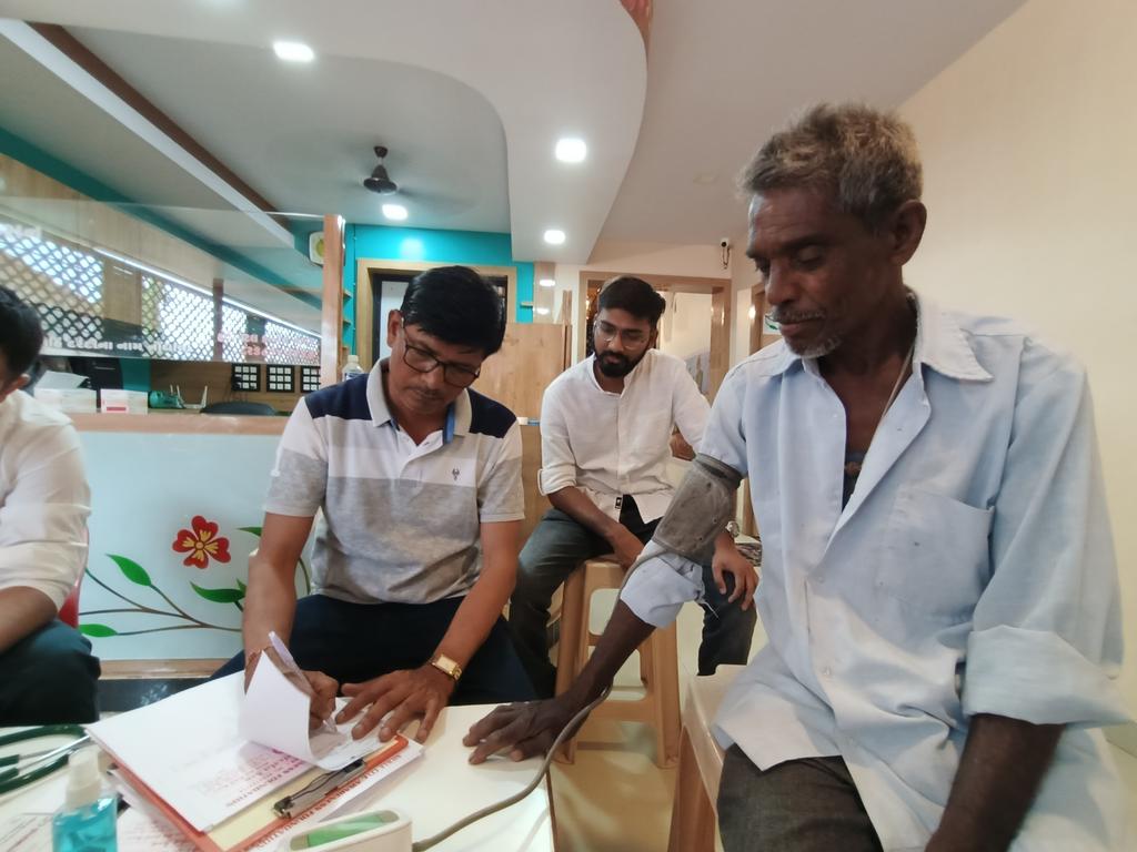 DrDexPatelSCAF's tweet photo. #sicklecelldiary
#19juneworldsicklecellday
#311 sickle cell hplc test done among them 210 sickle cell disease screen.. Thanks @HemexHealth @ThePksinha @IndiaNasco @jobzachariah @akshatdoctor @AggieMN https://t.co/6ckVIHuClT