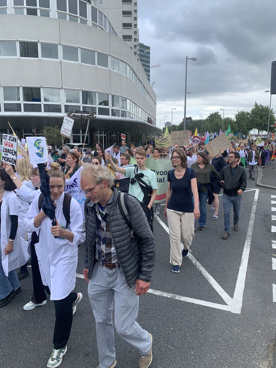 ashisbrahma's tweet photo. #klimaatmars #wittejas rise we rise @KNMG @KAMG_NL @LHVhuisartsen @WNLOpZondag #ClimateCrisis @nvib_net @GGDAmsterdam climate~health https://t.co/zSimvU2q72
