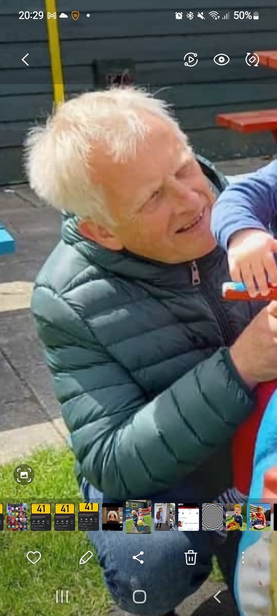 DSleino's tweet photo. Deze man was me ex schoonvader een grote klootzak aller tijden ik zal hem aan de schandpaal nagelen deze man heeft me hobby ontnomen ik ben dj en me spullen staan er 3 maandenlang al in dat klote hok van de begeleiding hij krijgt geen stijver ga nooit met deze man in zee https://t.co/vrxlylW1ce