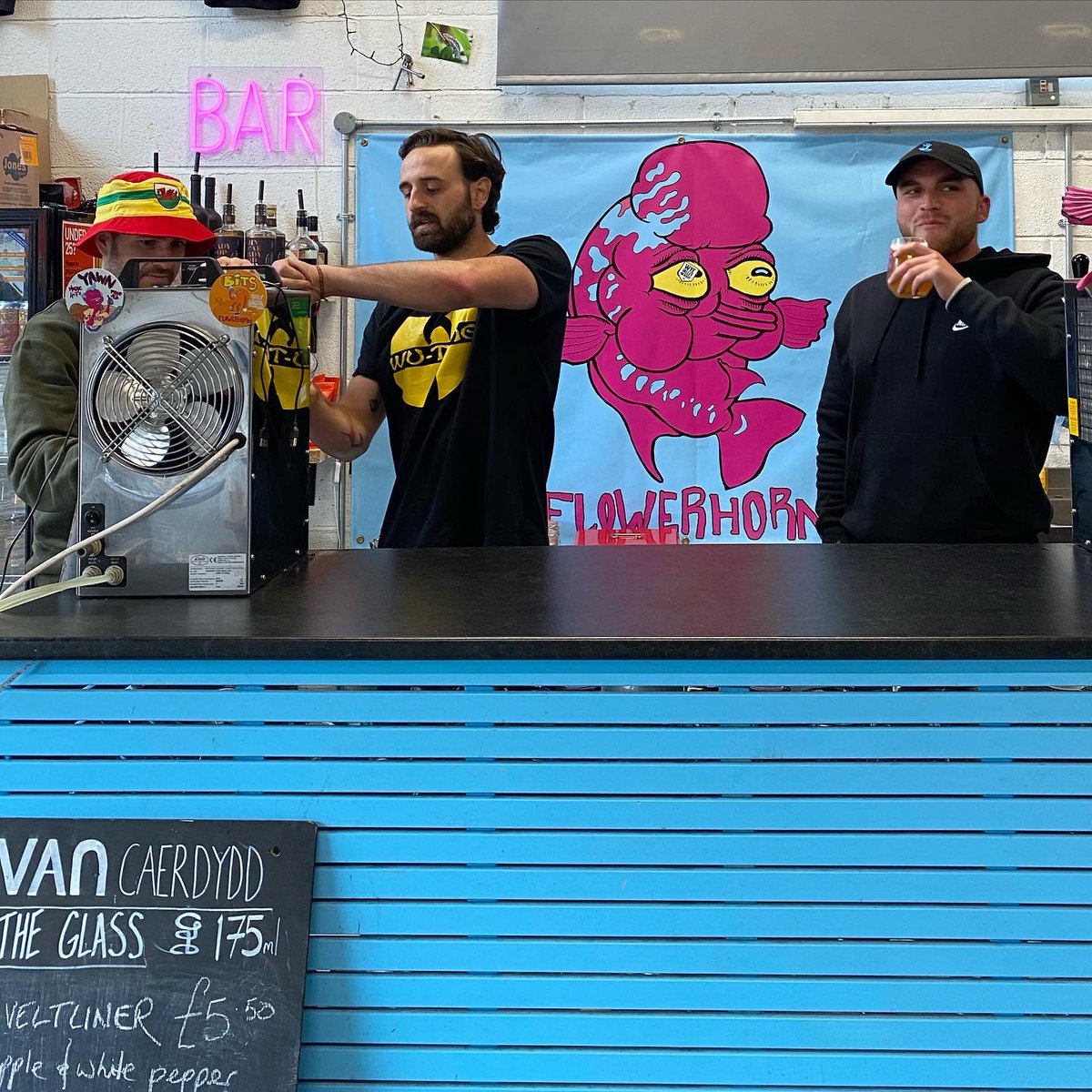 The Taproom is now open every Sunday, 12pm-10pm! 
There’s no hot food available at the moment but we are working on it. Feel free to bring your own or order in though. Cheers 🍻