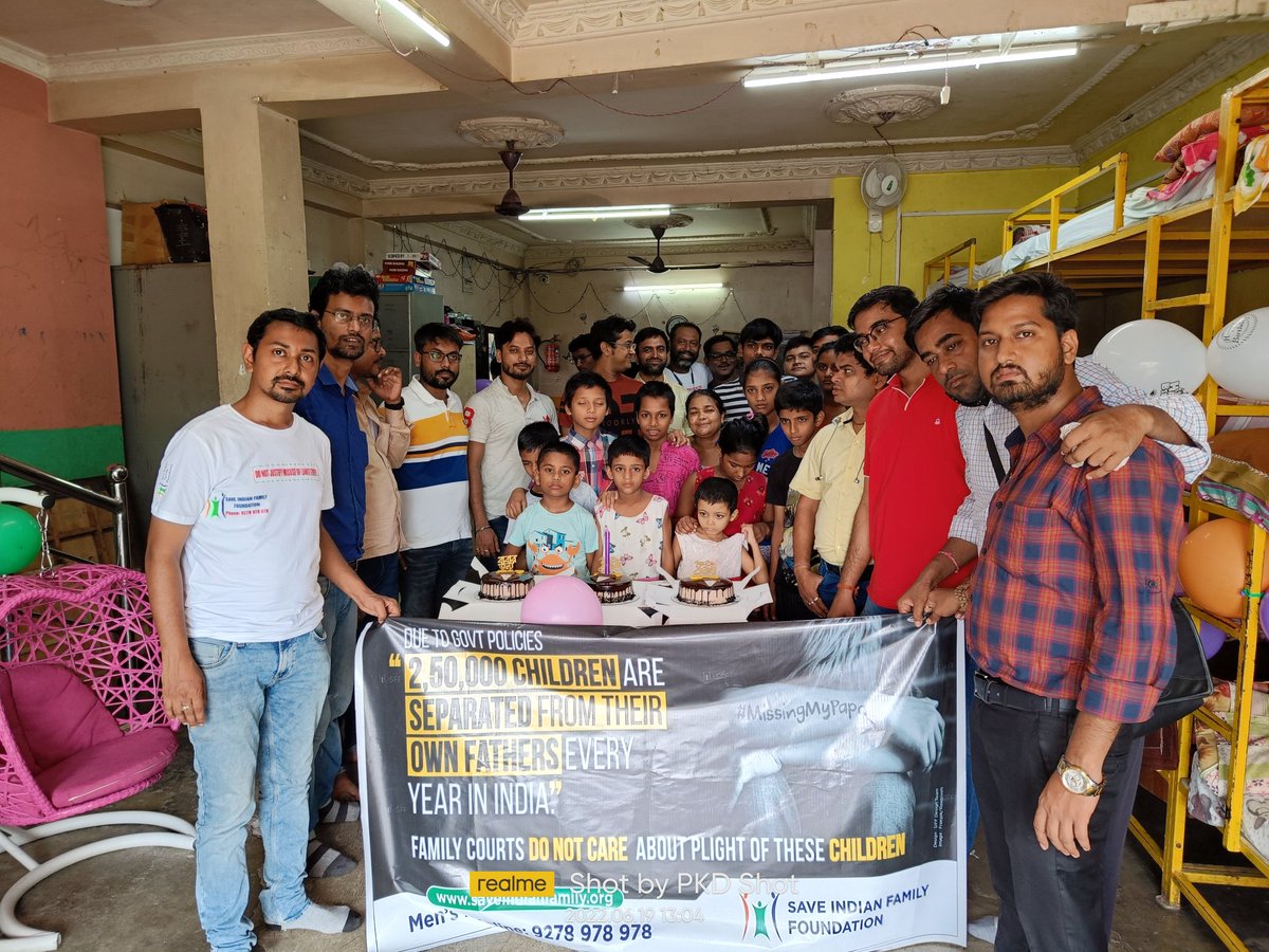 Prodyut_das's tweet photo. West Bengal group enjoyed a lot today on #FathersDay with some orphanage children in #Kolkata 
@jaidutt1 
@PriyaScifi 
@AnilMurty 
@kedianirmal26 
@anujraathi 
@somusugata @4myheartbeats 
@janamritedu @JYOTISHROY84 
@mystic_shivam https://t.co/Uu6MUsHeRq