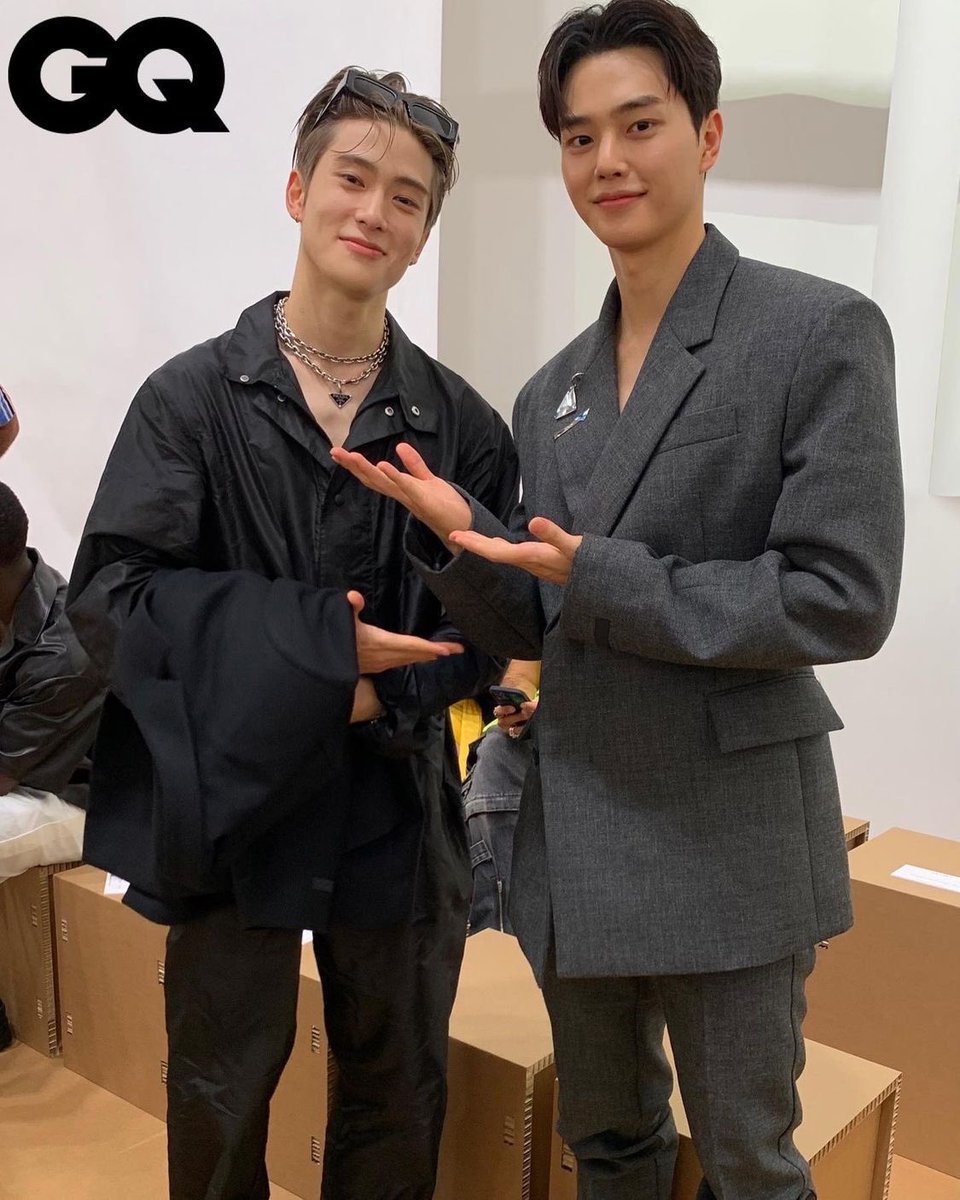 jsmtjyygyjbbjb's tweet photo. พี่ผมครับ                               น้องผมครับ https://t.co/MjdAZrn0Nx