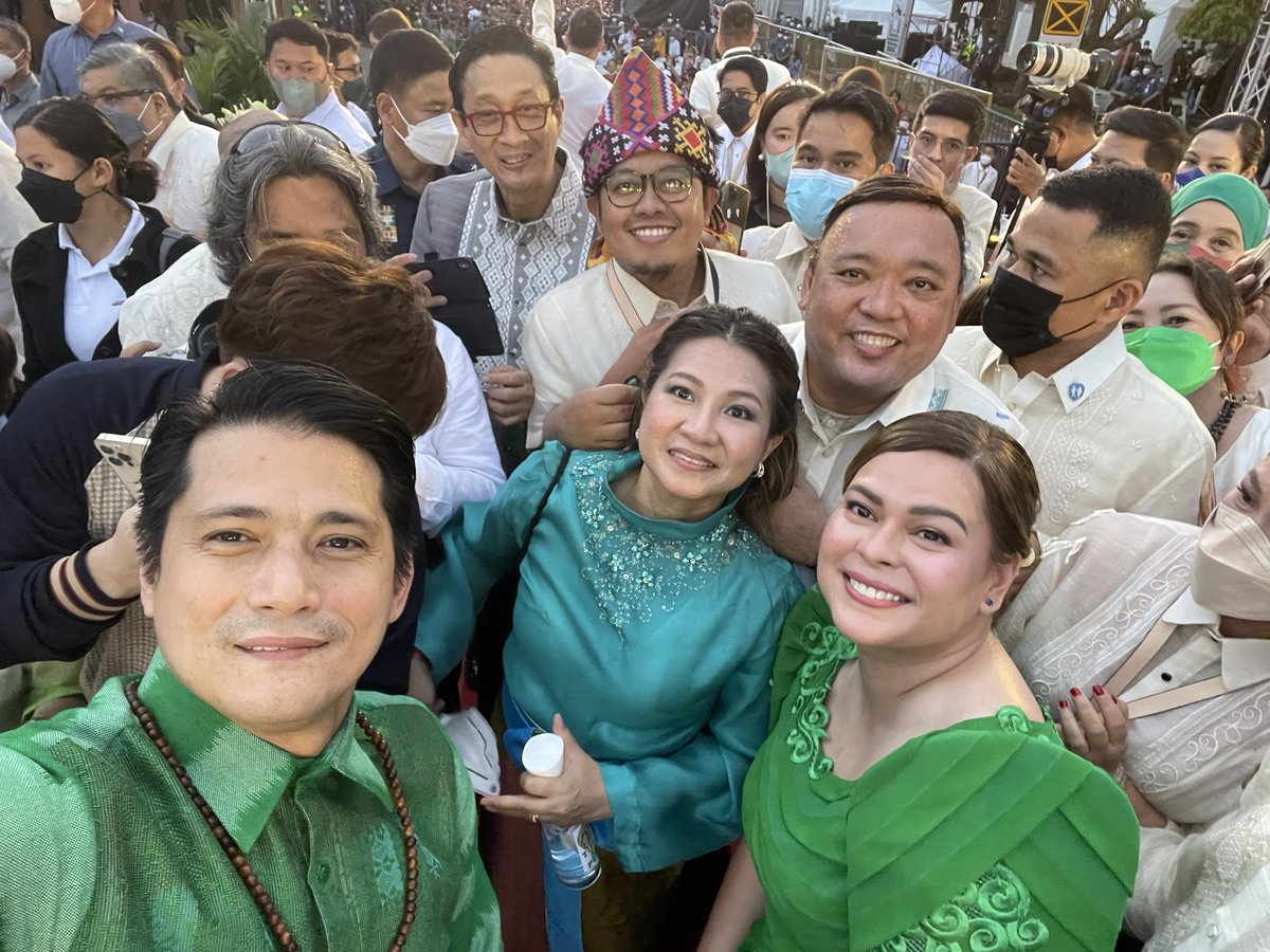 attyharryroque's tweet photo. Mabuhay si VP! https://t.co/9DCEWB1tnz