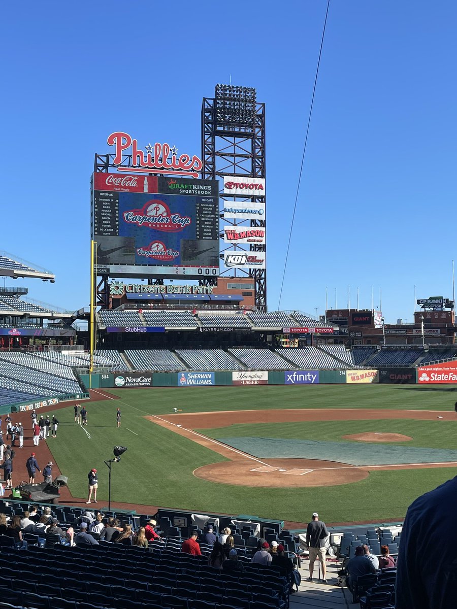 StacyDescalzi's tweet photo. What a cool experience! @CarpenterCupBB @DescalziEnzo #baseballmomlife https://t.co/HkB6acIeYn