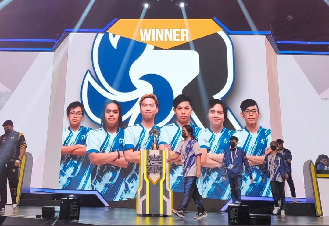 agstczguii's tweet photo. JUST IN | PH is still undefeated! ❤️‍🔥💙

4-0 with a sweep match win by our MSC SouthEast Asia Cup 2022 CHAMPION, Congratulations RSG PH! 🇵🇭💯  GGWP to RRQ Hoshi, Thank you for a great fight! 🇲🇨🤝

#SupremaSEA #MLBB #MobileLegends #MLBBEsports #MPLPhilippines #PinasLangMalakas https://t.co/bCZ6WlpqiV