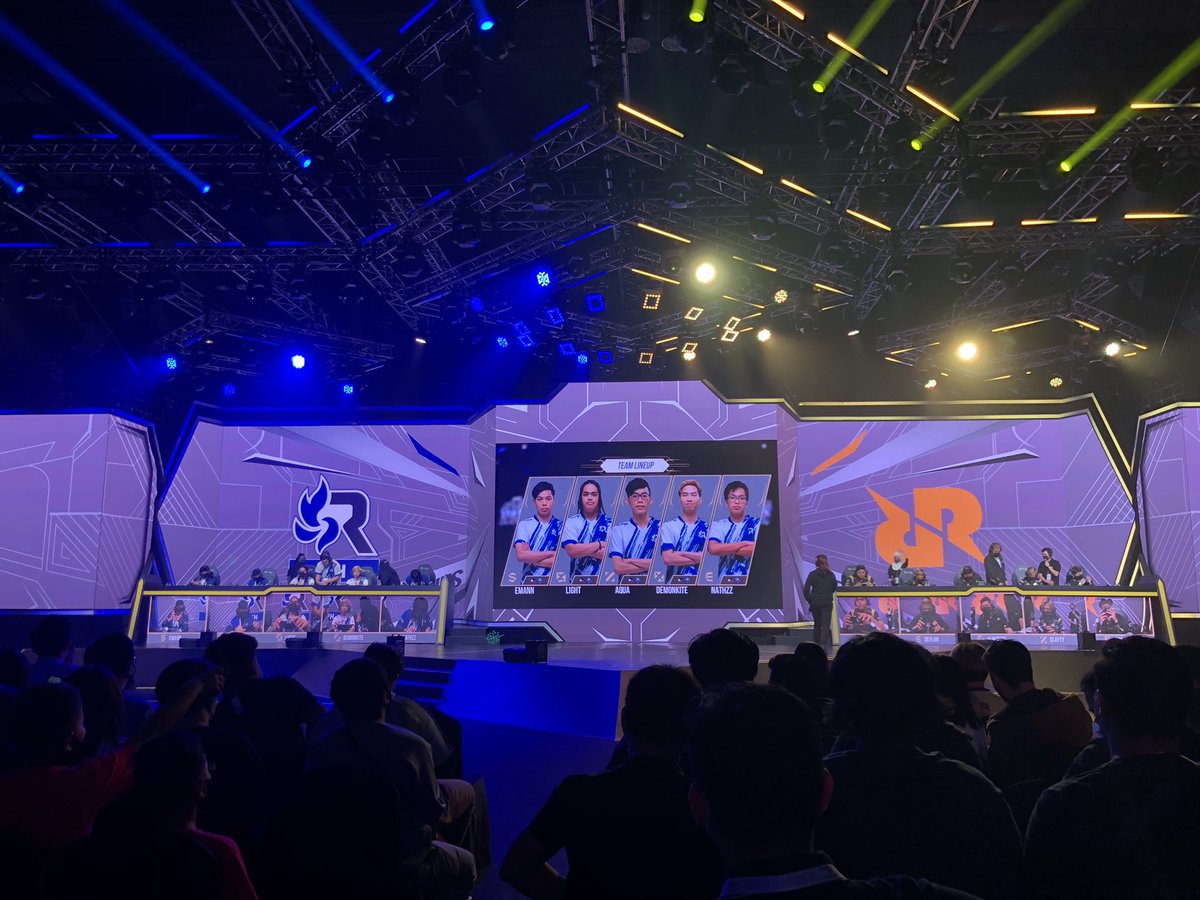 agstczguii's tweet photo. JUST IN | PH is still undefeated! ❤️‍🔥💙

4-0 with a sweep match win by our MSC SouthEast Asia Cup 2022 CHAMPION, Congratulations RSG PH! 🇵🇭💯  GGWP to RRQ Hoshi, Thank you for a great fight! 🇲🇨🤝

#SupremaSEA #MLBB #MobileLegends #MLBBEsports #MPLPhilippines #PinasLangMalakas https://t.co/bCZ6WlpqiV