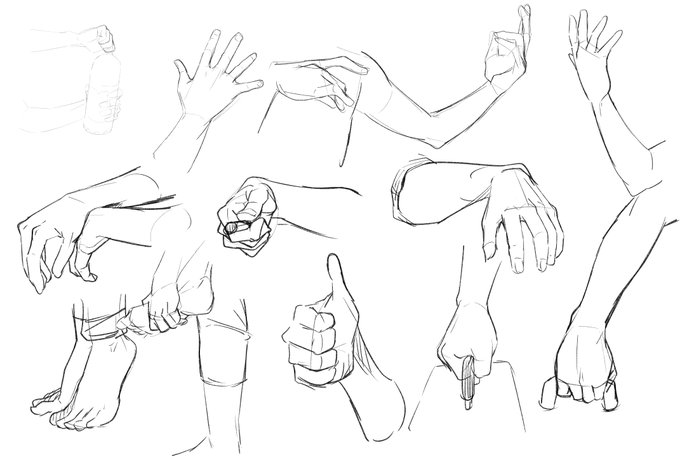 手足の模写練習
・ズームしないと早く書けるけど細かいところが雑になる
・指と手の甲のバランスはよくなってきた気がする

明日はお休み 