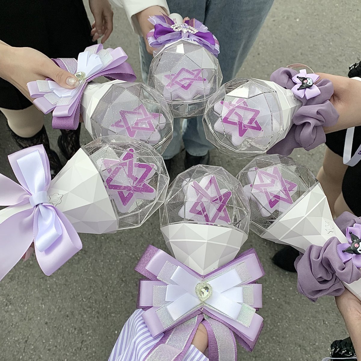 ___a_stro6's tweet photo. 20220603.4 

この目でASTROさんを拝むことができて本当に幸せな1日でした！😭♡
少し��方しか会えなかったけどだいすきなロハさんにも会えてすごく嬉しかった〜！ありがとう🫶🏻💖また現場でお会いしましょう〜‼️🌼ソンムルくれた皆さん有難うございました‼️🥺🤍 https://t.co/HUPPjAnM8K