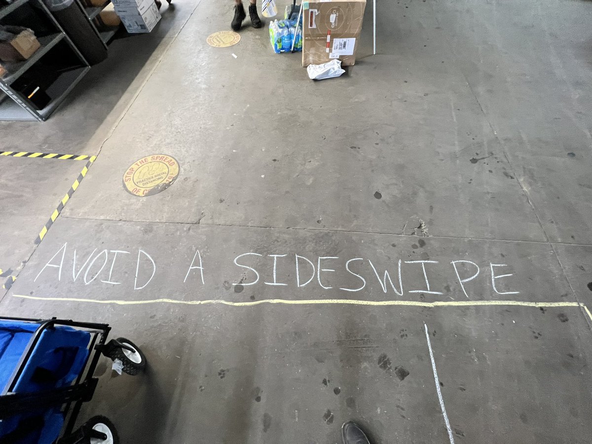 ChspNc's tweet photo. Watch your tail swing to avoid a sideswipe. Square up your turns. #chsp #safety #safetyfirst #drivesafe #safetytip #ups #upser #upsers #avoidaccident #tailswing https://t.co/D0pYzo6MNT