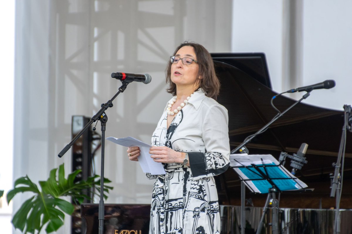 BEinNL's tweet photo. Wat een successvolle #BelgianDay op de #FloriadeExpo2022 met sfeervolle 🇧🇪 muziek van @jefneve, @nicolaskummert en @HenriPfr onder het zonnetje van #Almere !
#GrowingGreenCities
©️ @FloriadeExpo https://t.co/r8eFcT3Cbk