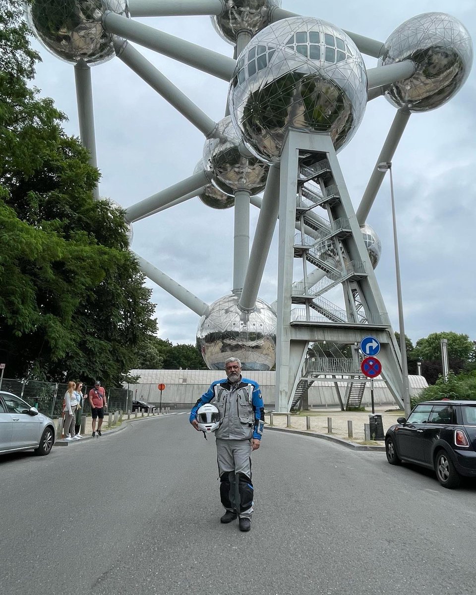 rameshlaus's tweet photo. Latest pic of Actor #Ajithkumar from Europe https://t.co/S0osb7cf7H