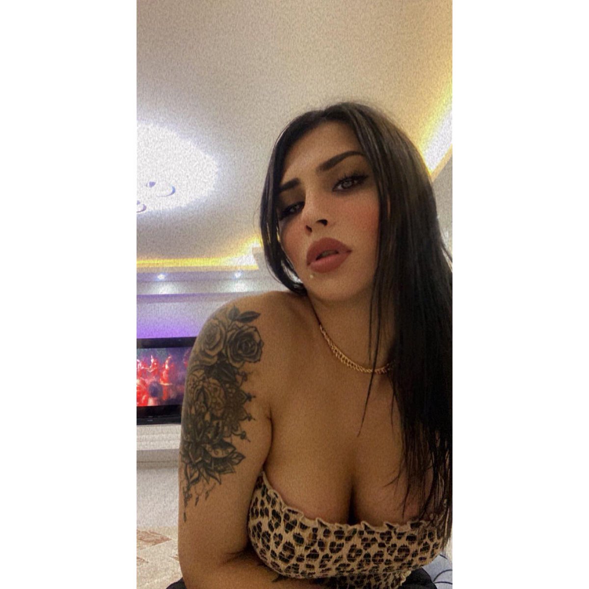 BeriaOzdeniz's tweet photo. Geç kalma #izmittraveﬅi https://t.co/4MNZUo1rdY
