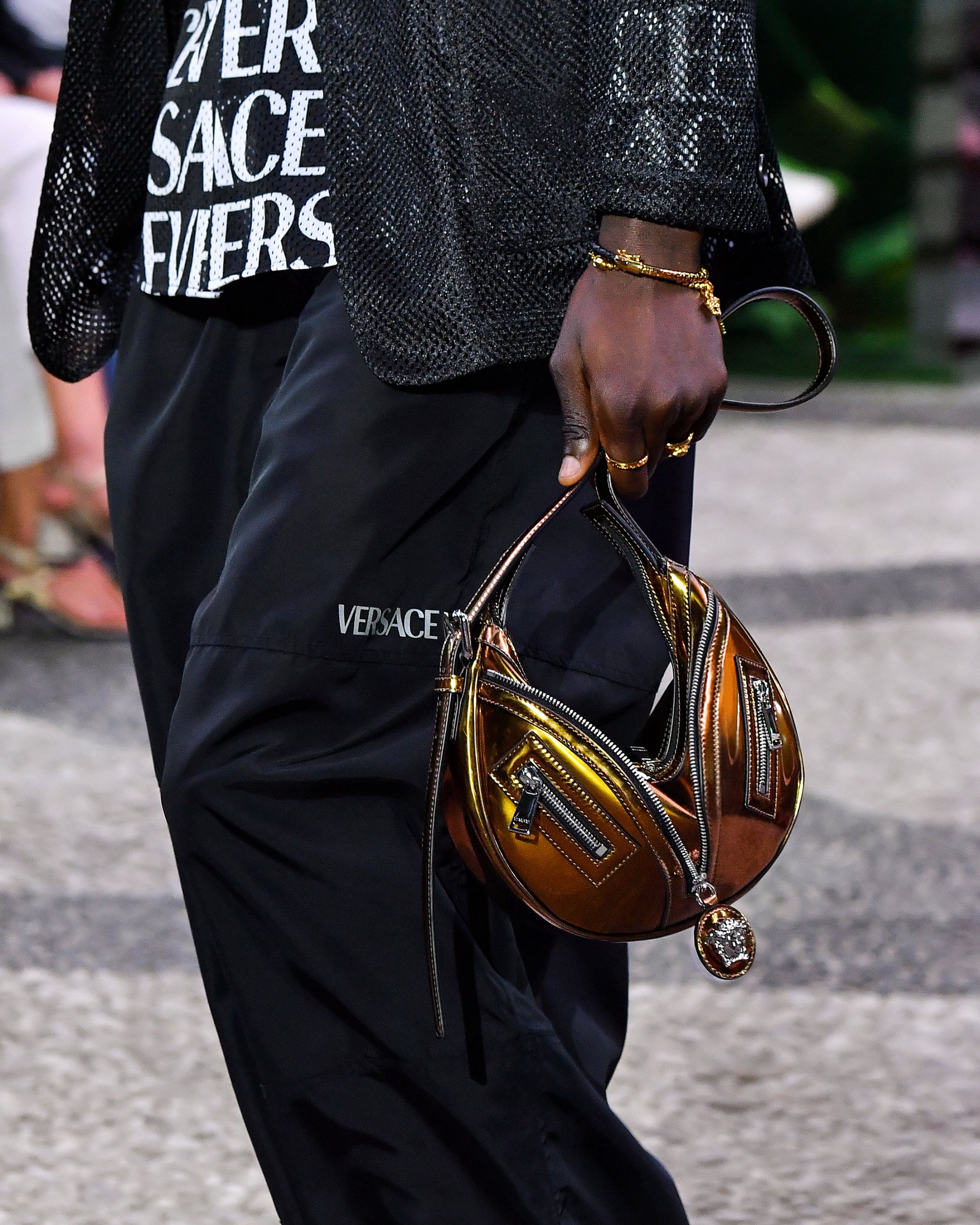 VERSACE on X La Medusa Repeat. Included among new bags styles presented on the runway an archival Versace hobo bag is given a new re edition as the La Medusa Hobo Repeat. Watch